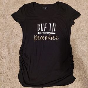 Maternity T-Shirt "DUE IN DECEMBER"